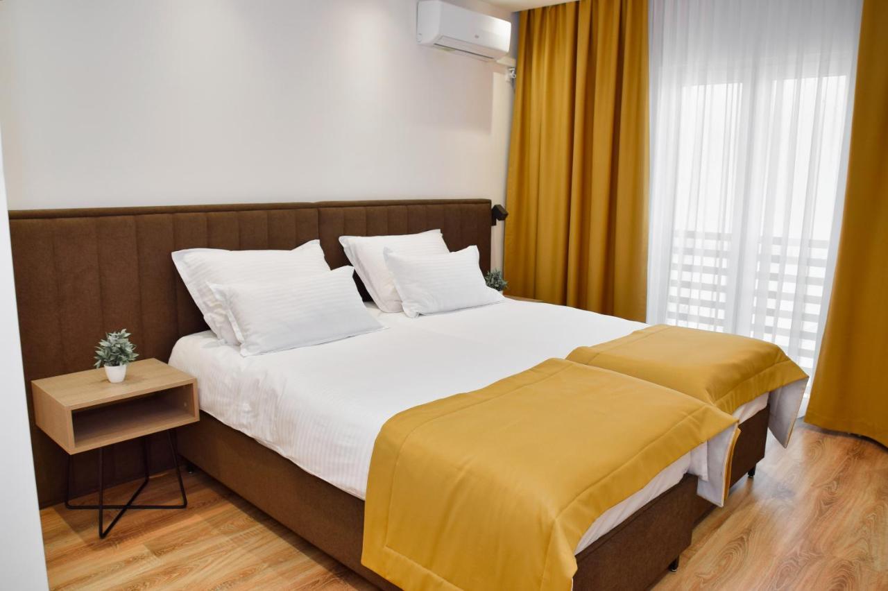 Hotel Premium 亚伊采 外观 照片