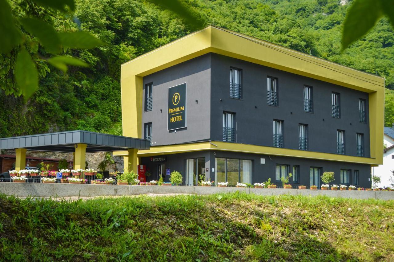 Hotel Premium 亚伊采 外观 照片