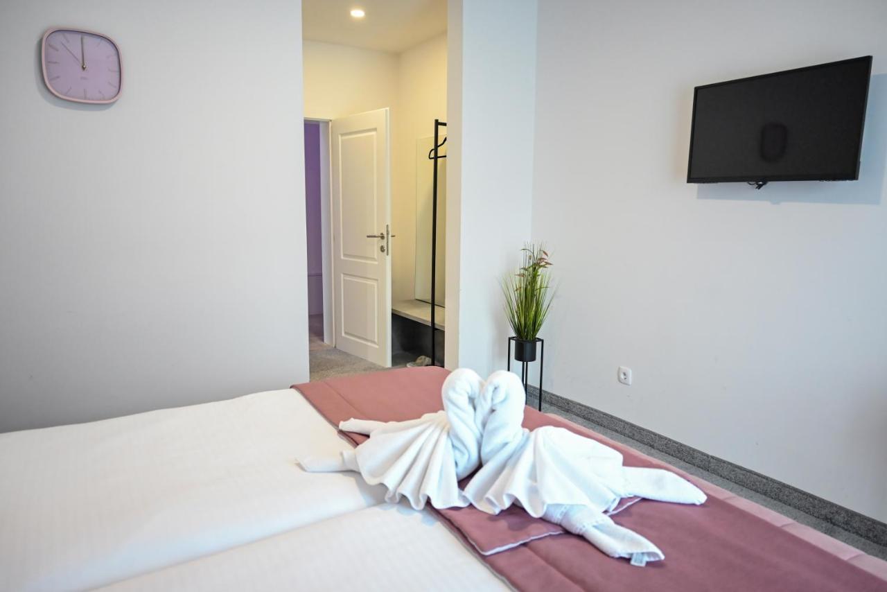 Hotel Premium 亚伊采 外观 照片