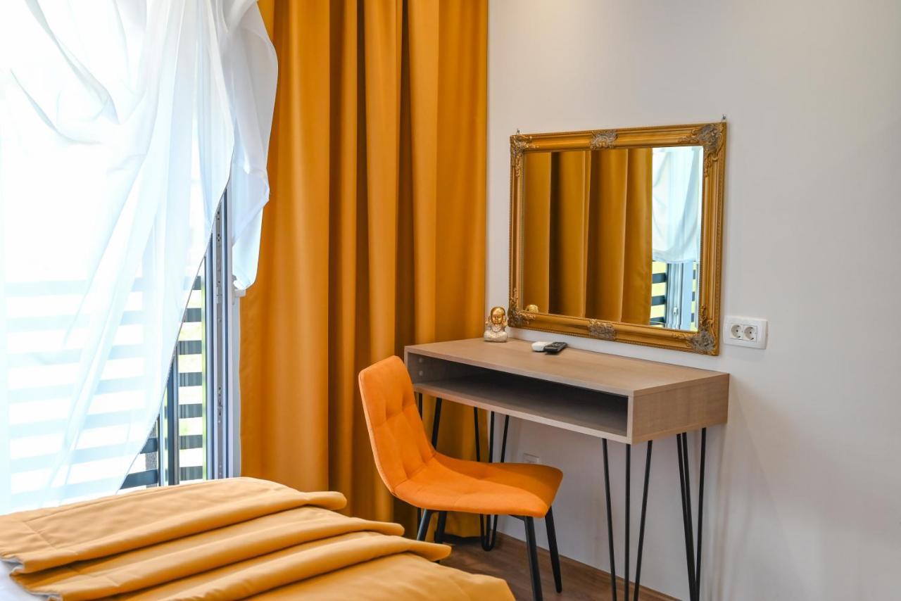 Hotel Premium 亚伊采 外观 照片