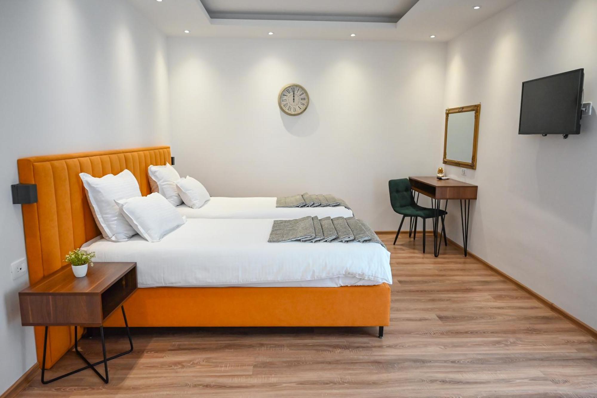 Hotel Premium 亚伊采 外观 照片