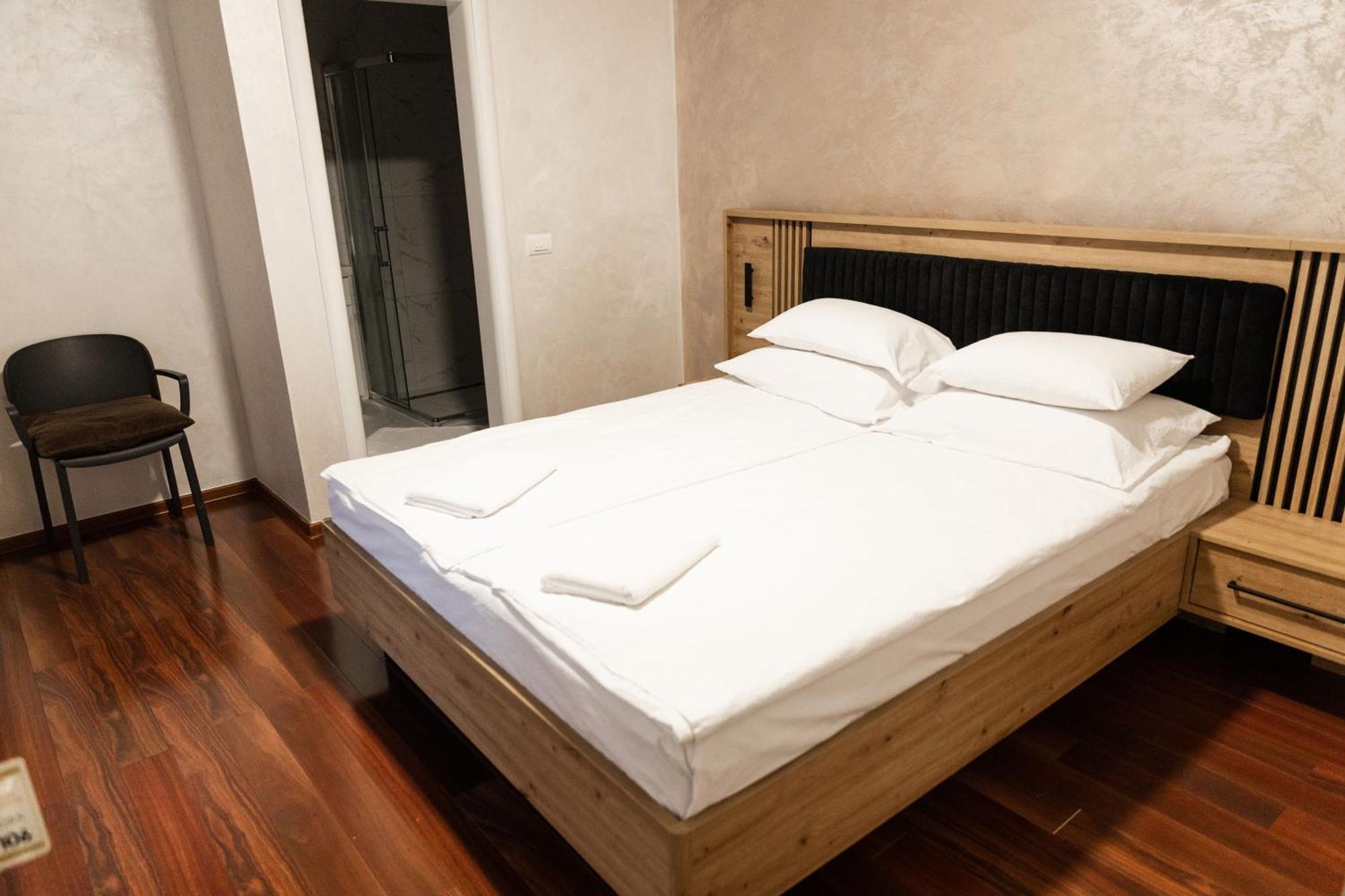 Hotel Premium 亚伊采 外观 照片